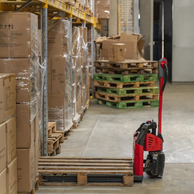 https://somatrans-inter.com/wp-content/uploads/2024/09/close-up-warehouse-view-1-640x640.jpg